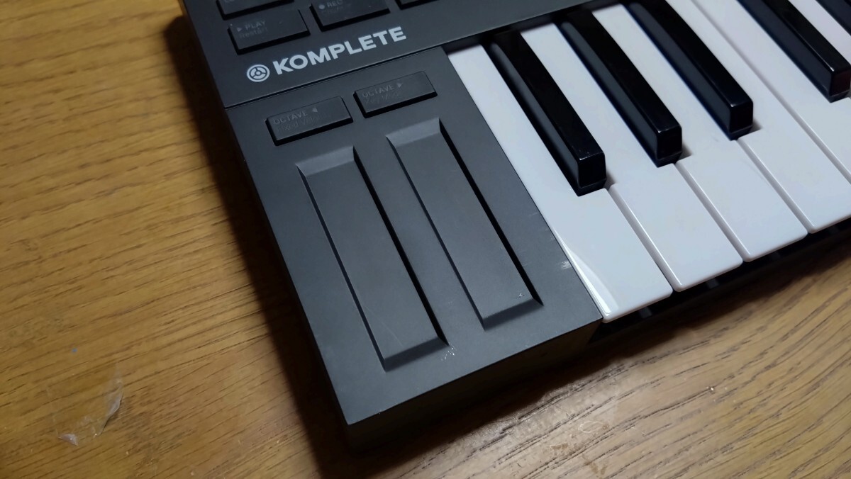 Native Instruments KOMPLETE KONTROL M32