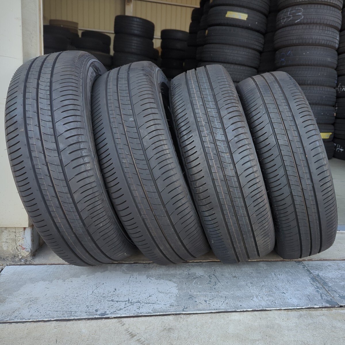 ほぼ新品DUNLOP195/65R15 4本セットENASAVE_画像1