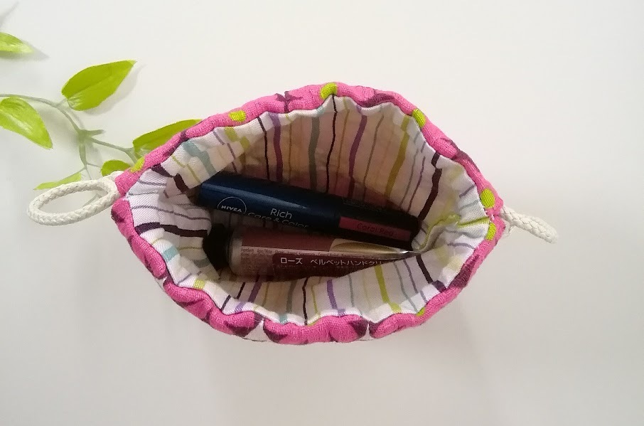 ハンドメイド♪ 手のひらサイズのミニ巾着  マトカリップ/レトロポップな花柄   (縦10×横11×マチ２）の画像3