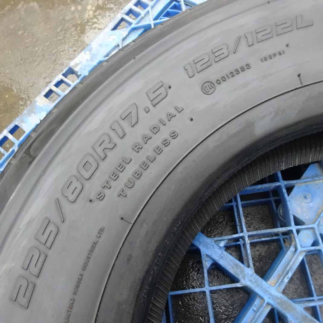 ほぼ未使用品 夏 1本のみ 会社宛 送料無料 225/80R17.5 123/122 LT ダンロップ SP330 地山 4t車 中型トラック各種 スペアなどに NO,Z6252の画像6