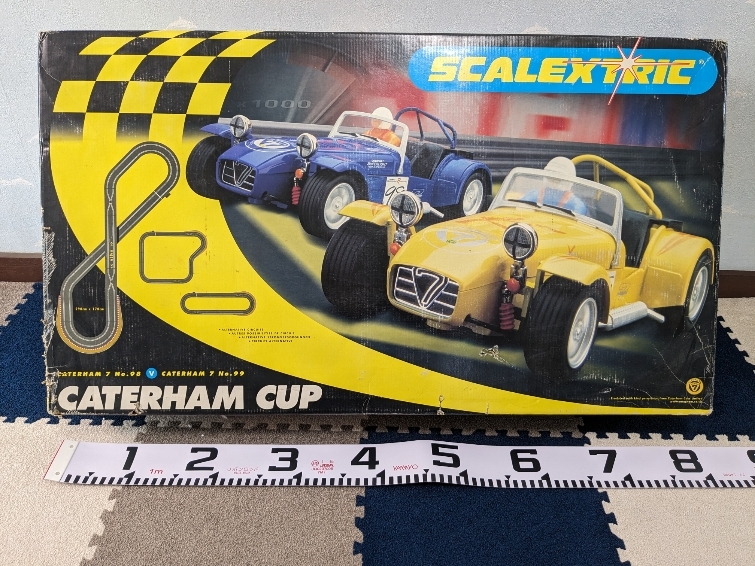 スケールエクストリック【SCALEXTRIC CATERHAM CUP】レーシングサーキット（中古品）の画像1