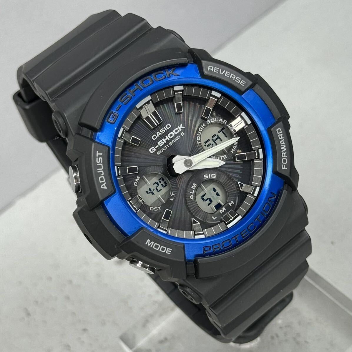 極美品 G-SHOCK GAW-100B-1A2JF タフソーラー 電波受信 電波ソーラー マルチバンド6 アナログ/デジタル コンビ アナデジ ブラック ブルーの画像2