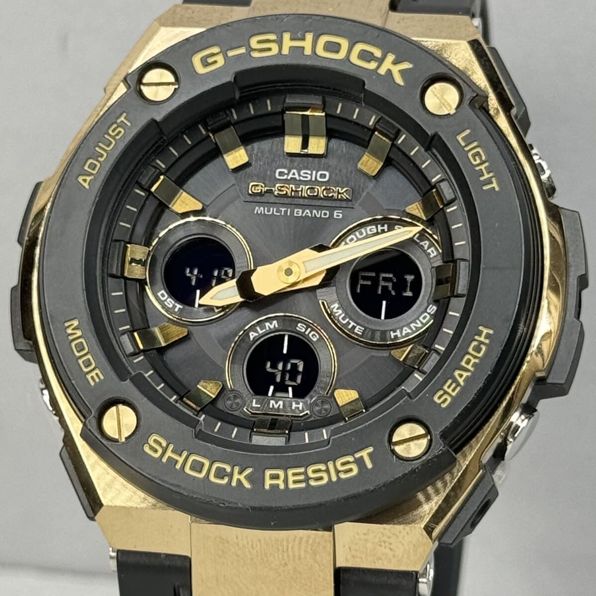 極美品G-SHOCK GST-W300G-1A9JF Gスチール/G-STEEL タフソーラー 電波受信 電波ソーラー マルチバンド6 ブラック ゴールド 反転液晶の画像1