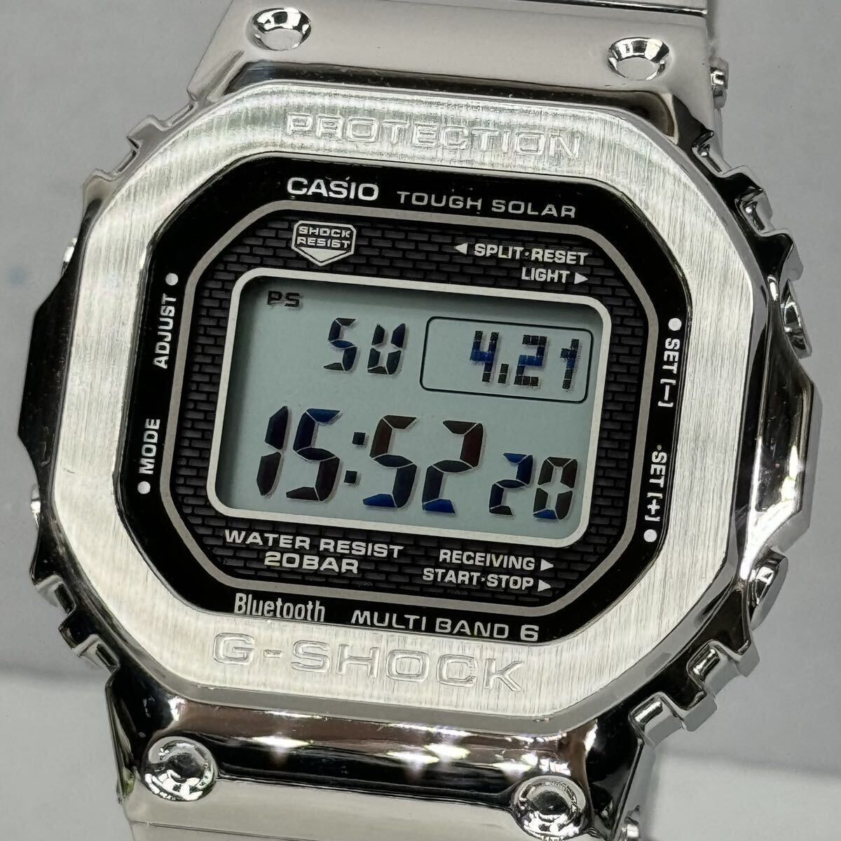 極美品 G-SHOCK GMW-B5000D-1JF タフソーラー 電波受信 電波ソーラー マルチバンド6 Bluetooth搭載 モバイルリンク メタルバンド シルバー の画像1