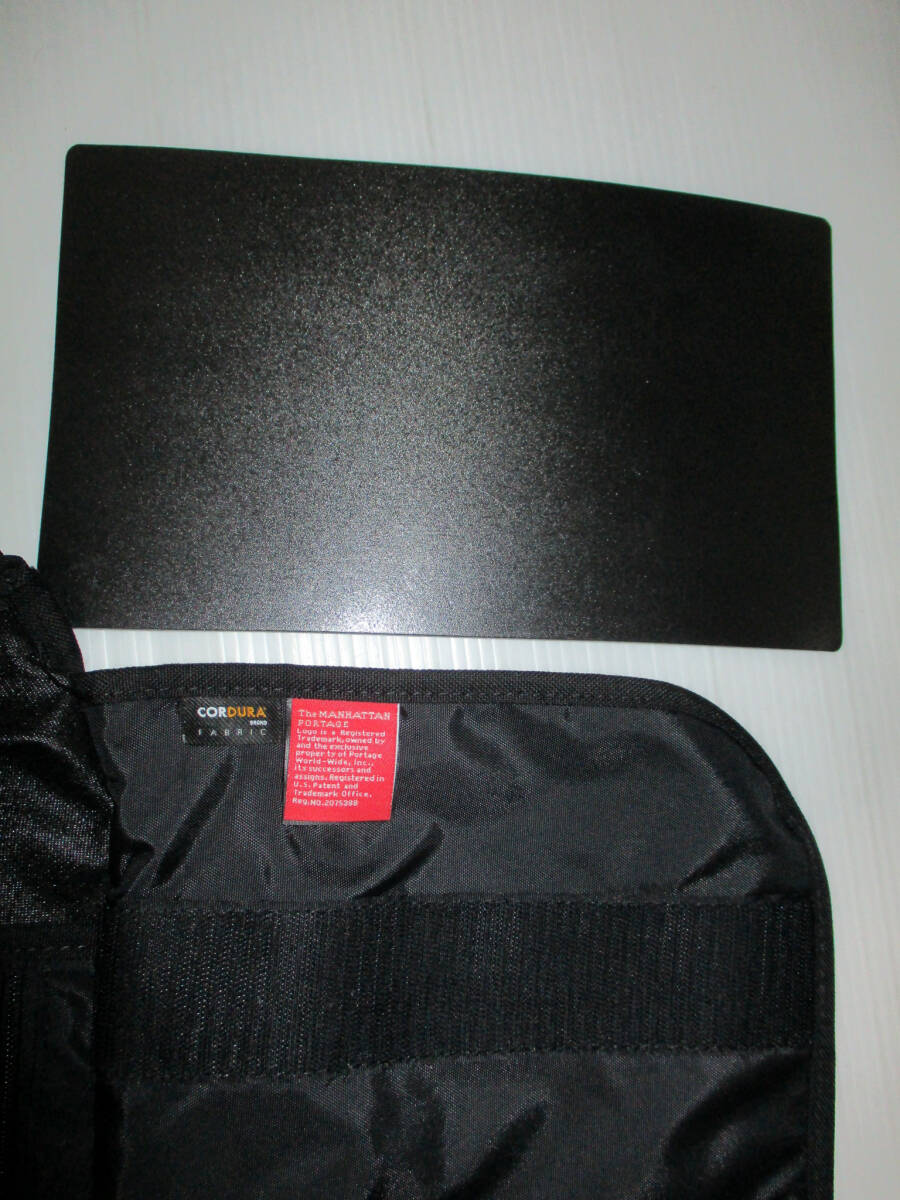  beautiful goods *ManhattanPortage Manhattan Poe te-ji× MARVEL messenger bag black (3Eta is 2