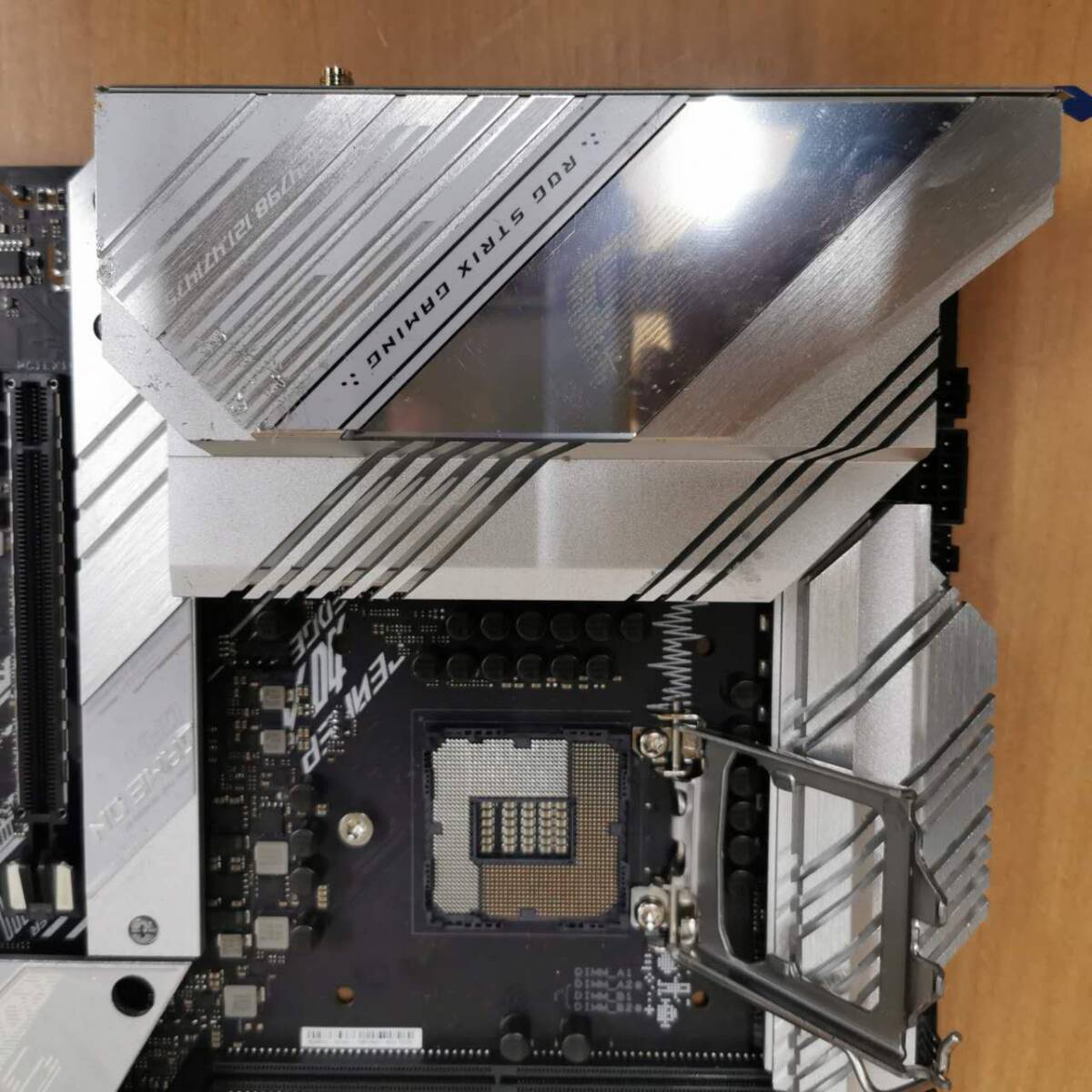 ASUS ROG STRIX Z590-A GAMING WIFI/ATXマザーボード/(LGA1200)INTEL10・11世代CPU対応/PCパーツ DIY 修理材料★動作未確認・ジャンクの画像5