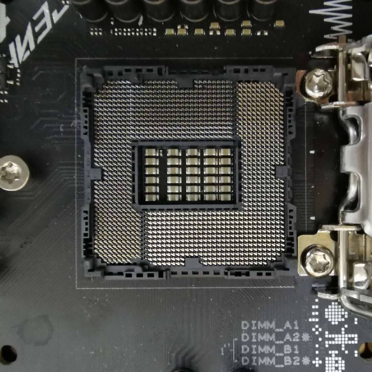 ASUS ROG STRIX Z590-A GAMING WIFI/ATXマザーボード/(LGA1200)INTEL10・11世代CPU対応/PCパーツ DIY 修理材料★動作未確認・ジャンクの画像6