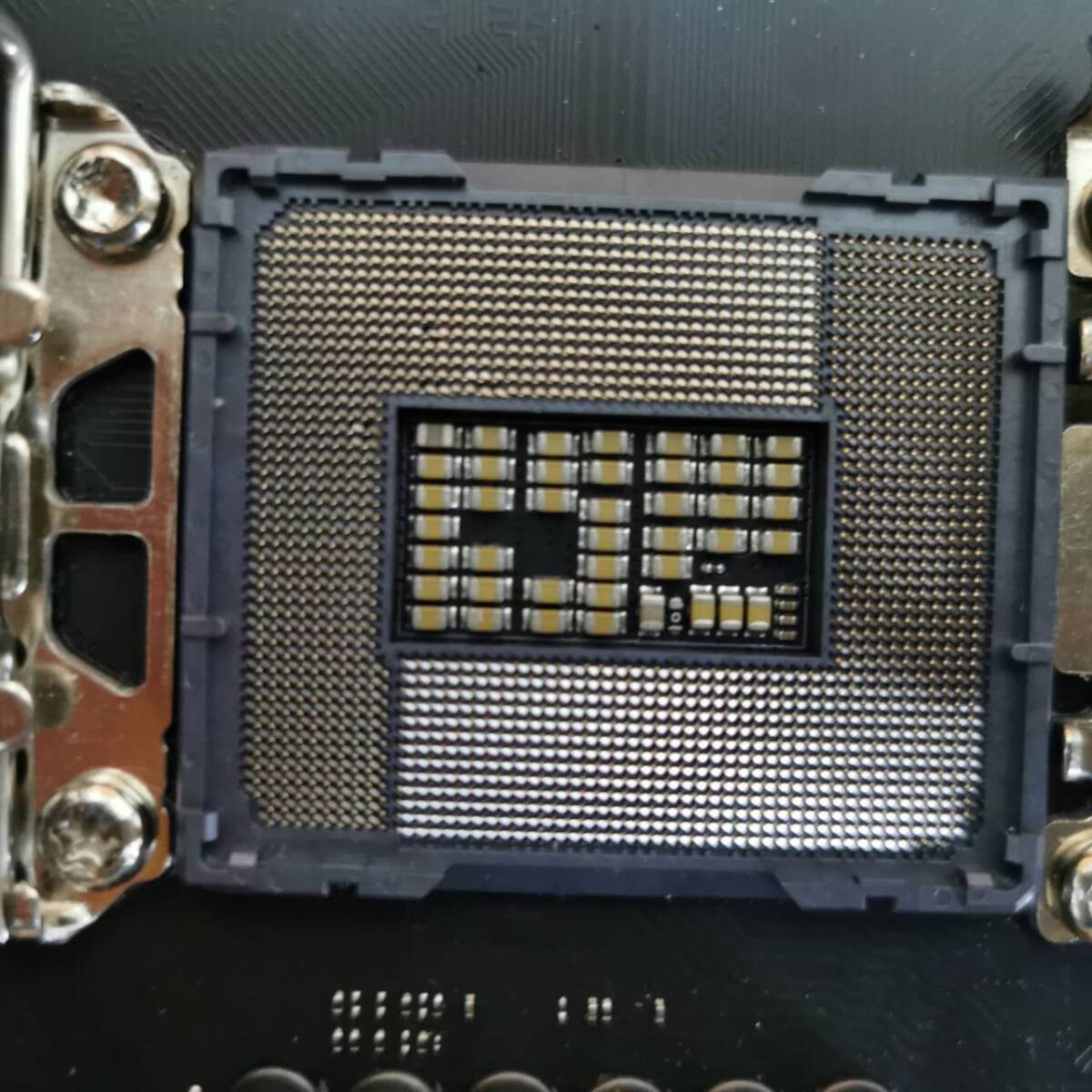 ASUS ProArt Z790-CREATOR WIFI/ATXマザーボード/(LGA1700)INTEL第1213世代CPU対応/PCパーツ DIY 修理材料★動作未確認・ジャンクの画像6