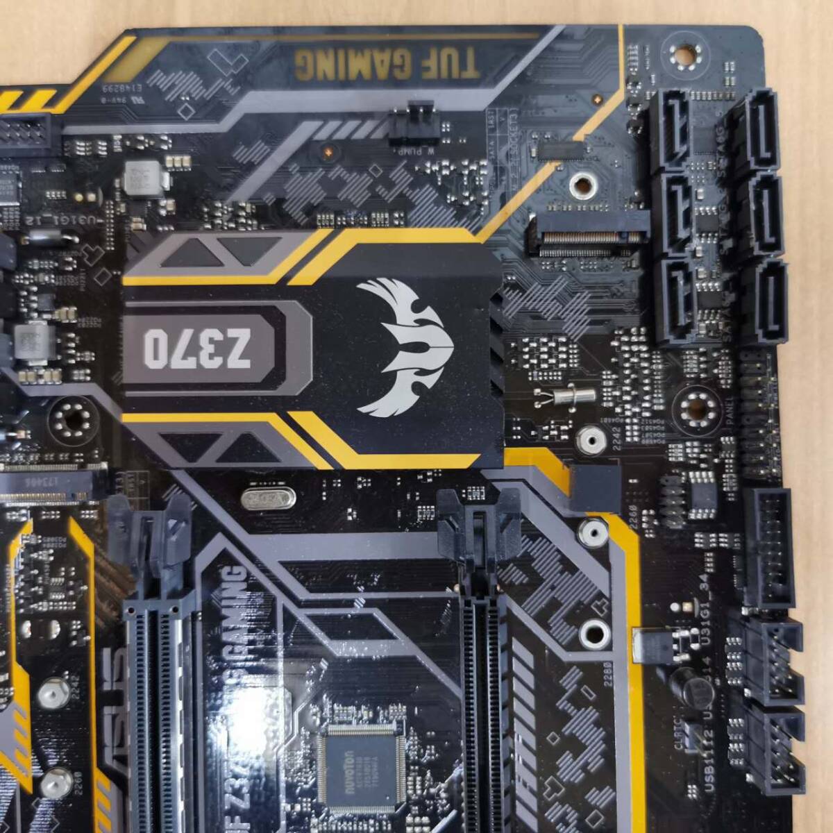 ASUS TUF Z370-PLUS GAMING/ATXマザーボード/ (LGA1151)INTEL第8,9世代CPU対応/PCパーツ DIY 修理材料★動作未確認・ジャンクの画像3