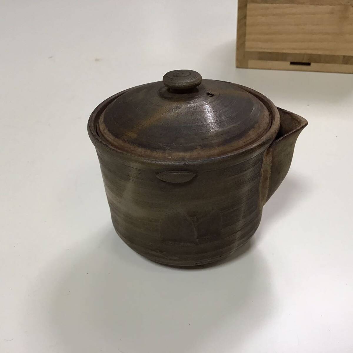 再出品　備前焼　森竹山造宝瓶(古作)／森神仙造　宝瓶　湯冷　湯呑5客　《備前焼窯元六姓森竹山　次男神仙》　(湯呑1客にヒビ、1客にホツ)_画像3