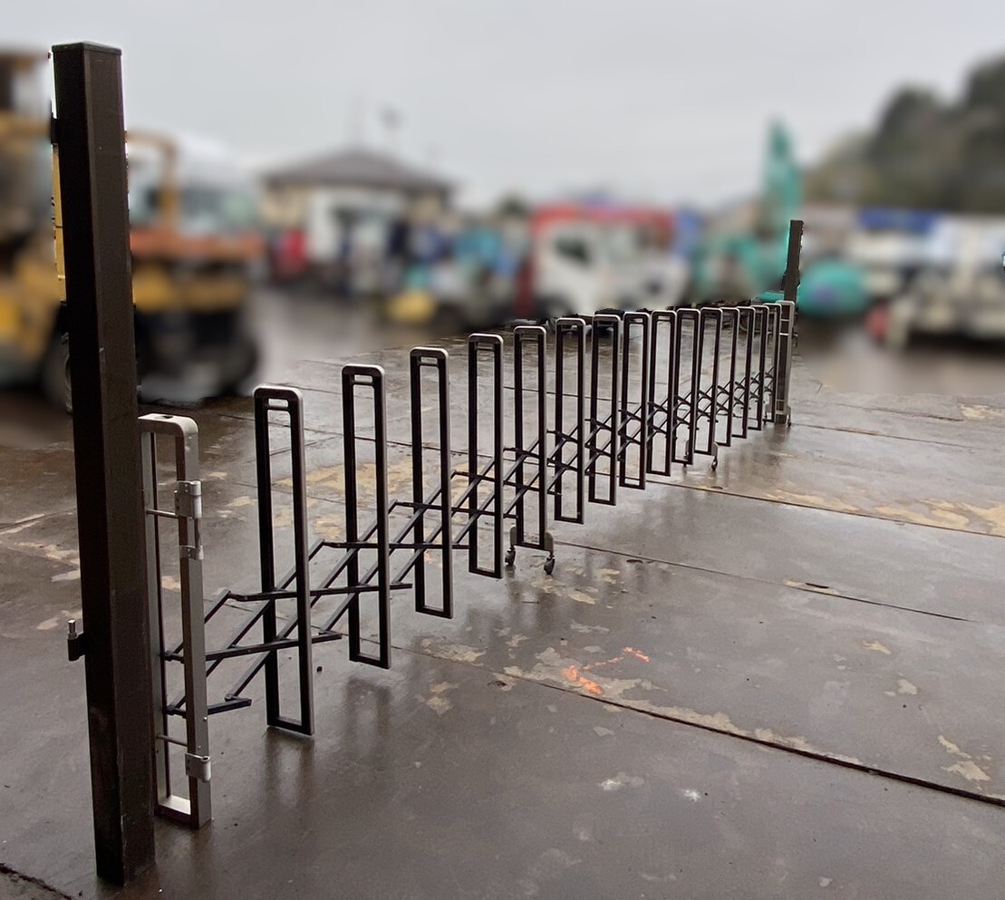 [24114] accordion fence 730cm Cross gate caster gate flexible gate gate Ibaraki prefecture 