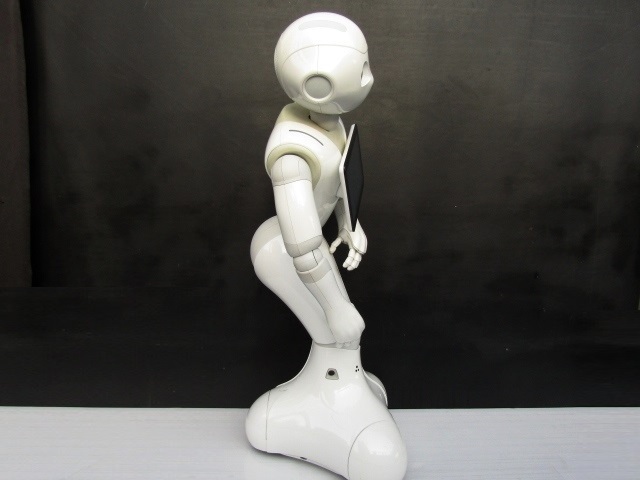美品 プログラミング ロボット ペッパーくん Pepper ALDEBARAN AP990236 ソフトバンク 人型ロボット 充電器なし 作動未確認の画像6
