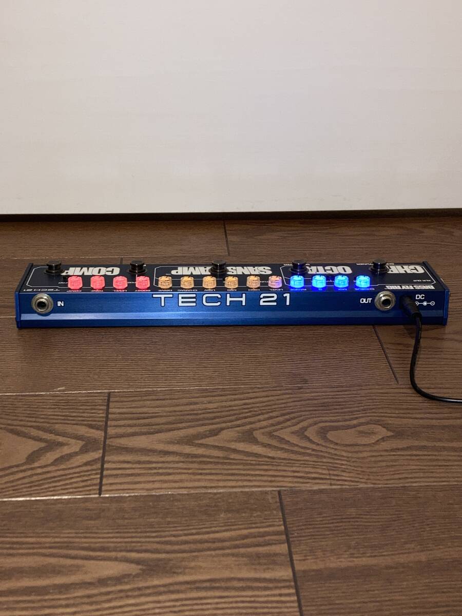 美品 TECH21 Sans Amp Bass FLY RIG ベースマルチエフェクターの画像2