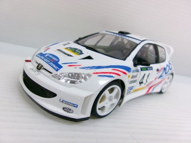 タミヤ 1/24 プジョー 206 WRC キット カタルーニャラリー 2000 #41 仕様 プラモデル 完成品 (4122-364)の画像1