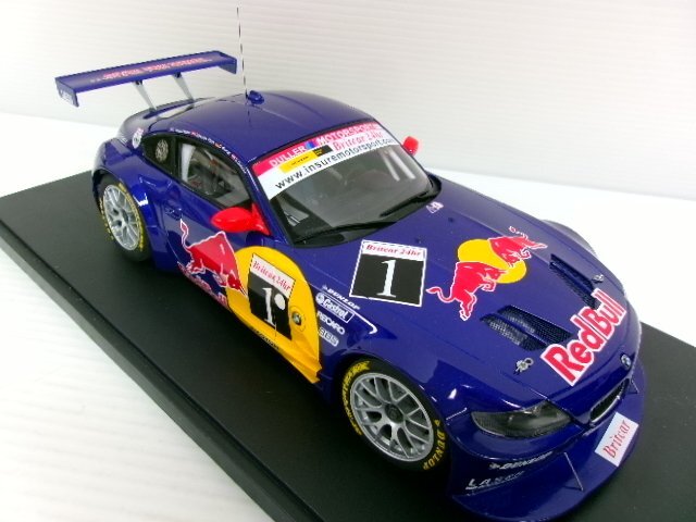 オートアート 1/18 BMW Z4 クーペ #1 Red Bull シルバーストーン 2007 (1224-702)の画像5