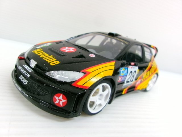 タミヤ 1/24 プジョー 206 WRC プラモデル 完成品 Havoline #28 ポルトガル 2001 仕様 (4122-363)の画像1