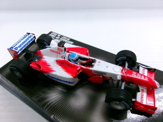 ミニチャンプス 1/43 パナソニック トヨタ レーシング TF102 #24 1st ポイント オーストラリアGP 2002 M.サロ (8179-576)の画像4