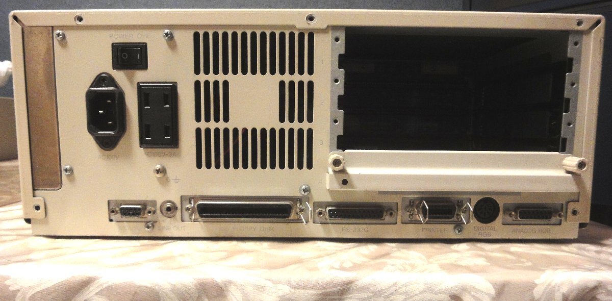 EPSON PC-486HG2 486DX2-50MHz/3.6MB/HDD無//FDD 2基・FM音源搭載・動作OK/清掃済 _拡張スロットカバー3枚欠品