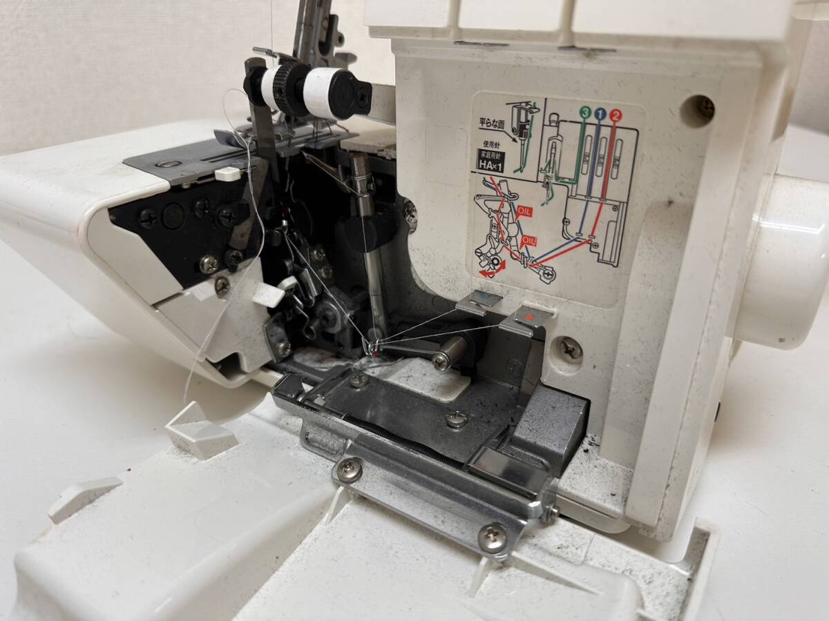 B318-T9-1710 JUKI ジューキOverlock Sewingmachine MO-113 ロックミシン 家庭用 工業用 卓上 通電動作確認済 ハンドメイド ③の画像10