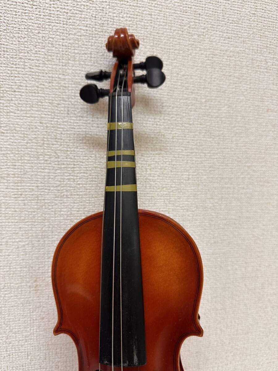 D338-000000 SUZUKI スズキ violin バイオリン ヴァイオリン stradivarus 1720 350 1/8 弦楽器 ハードケース付き ⑥の画像4