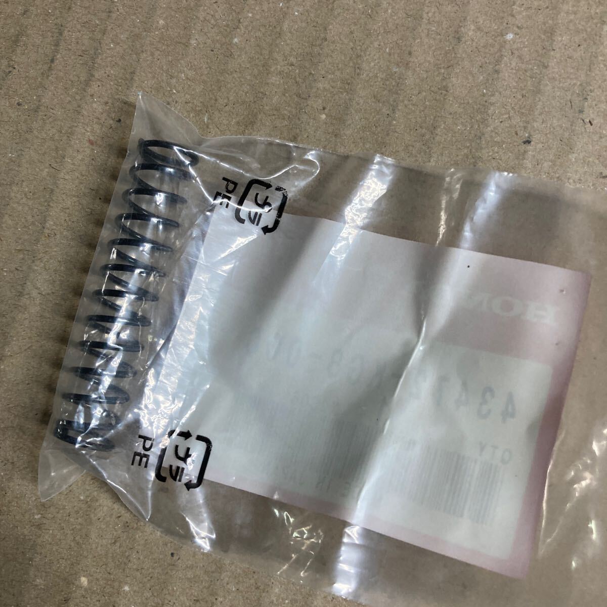 ライブディオ ZX リヤブレーキ スプリング 43472-KG8-000 新品 ライブディオ ZX リヤブレーキ スプリング 43472-KG8-000 新品