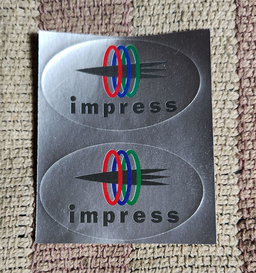 シール　impress　インプレスグループ　インプレスホールディングス　メタリック　ステッカー　非売品　未使用　貴重_画像1