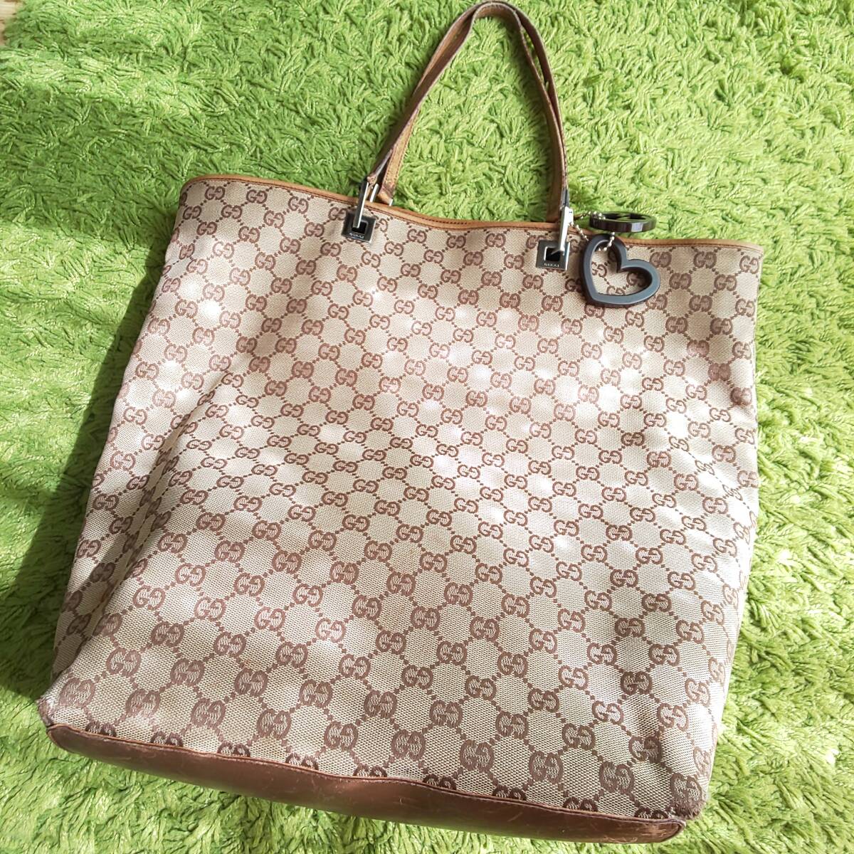 ◆◇グッチ◆◇GUCCI GGキャンバス 総柄 トートバッグ キャンバス×レザー 31242 001013 GGチャーム付 イタリア製 肩掛け可◆◇定番人気の画像1