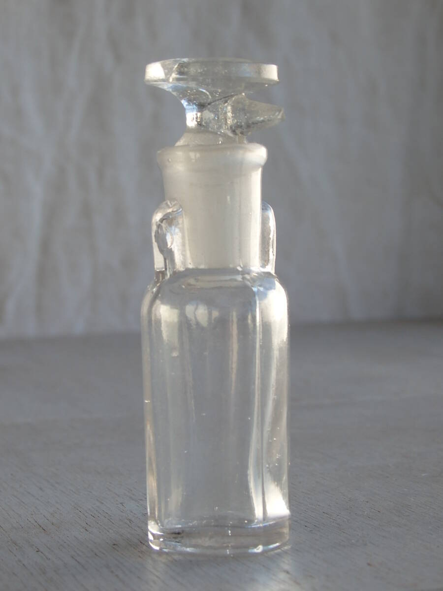 フランスアンティーク ガラス瓶 ポット ボトル 薬瓶 ブロカント 一輪挿し　花器 蓋付き 北欧 _画像1