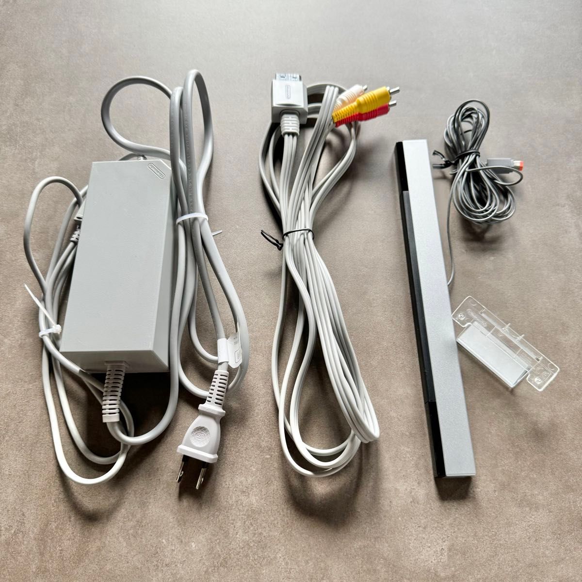 Nintendo Wii 付属品 ソフト3本 【おまけ付き】Wii2HDMI 初期化済み　動作確認済