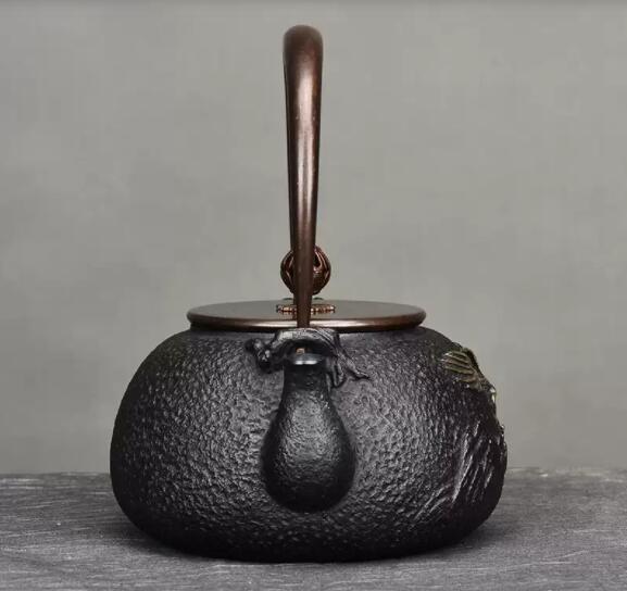 人気推薦☆鉄壺 鷹です コーティングなし 手作り鉄 やかんを沸かす お茶の道具 1200MLの画像2