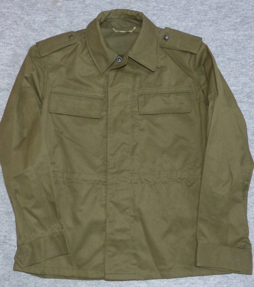ヤフオク A1 未使用 チェコスロバキア 軍用 ジャケット ポケット位置が特徴です。_画像1
