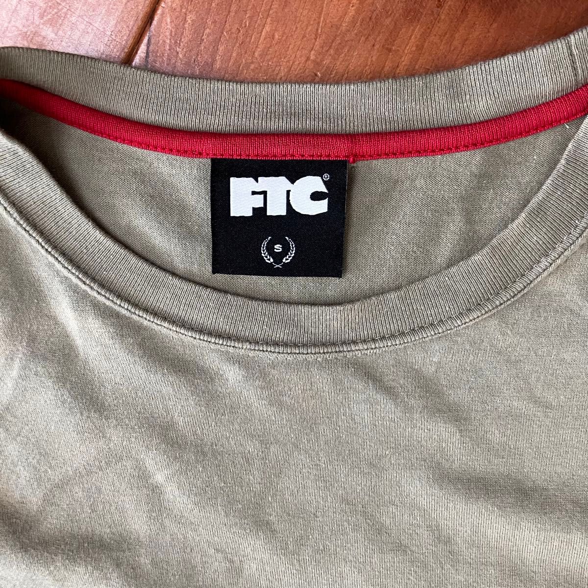 【複数割】エフティーシー FTC 半袖Tシャツ　Sサイズ　カーキ