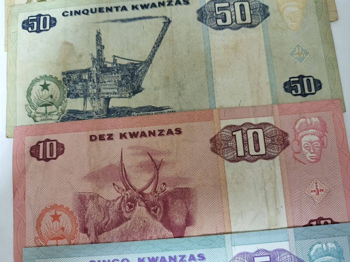 A 2220.アンゴラ6種旧紙幣 外国紙幣 Moneyの画像4