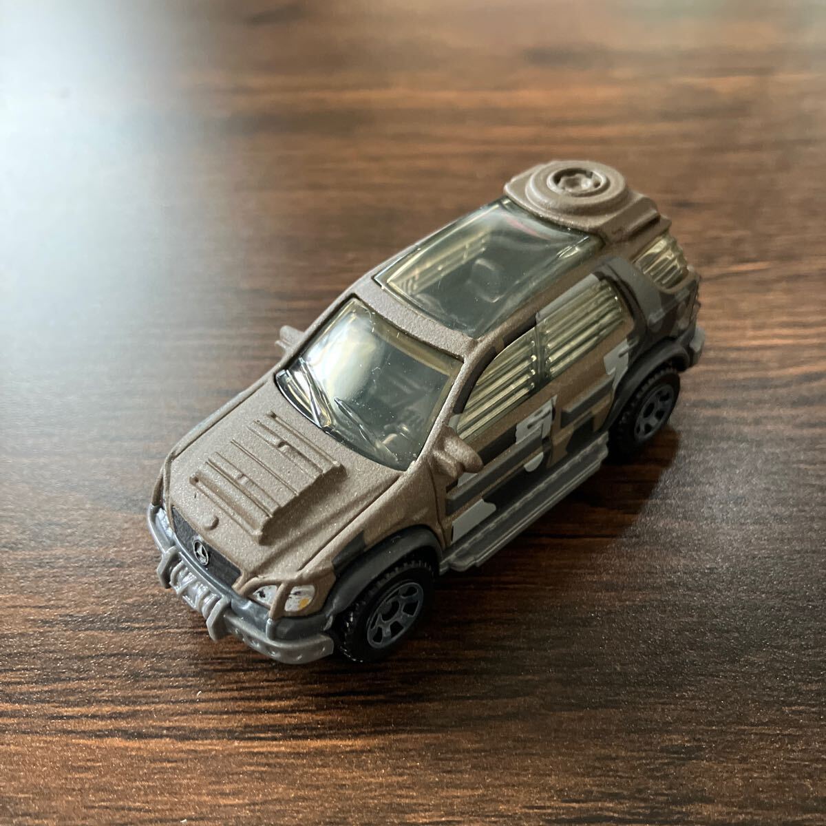 マッチボックス MATCHBOX ジュラシックワールド Mercedes-Benz ML 320 メルセデスベンツ ルースの画像1