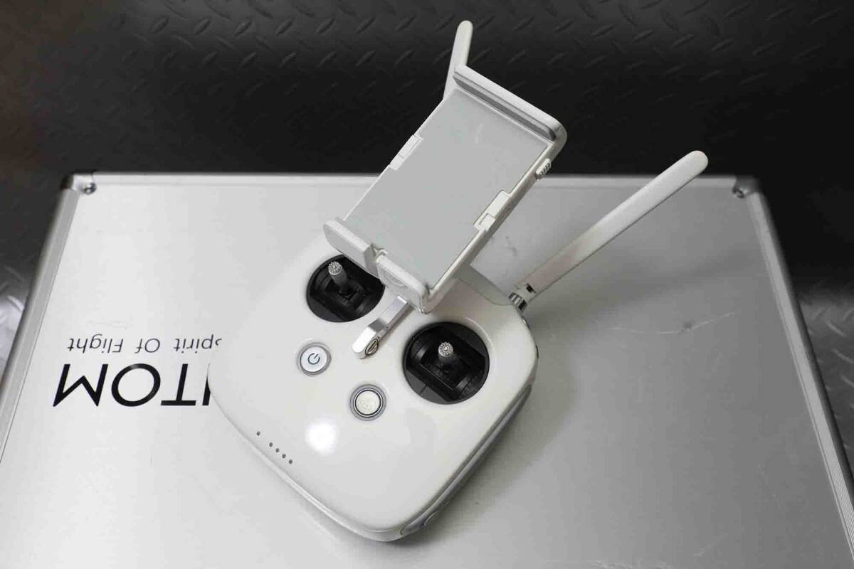 【DIPS登録済み】DJI Phantom4 PRO V2.0 + 送信機 + 充電器・バッテリー5本 + 専用ハードケース【送料無料】