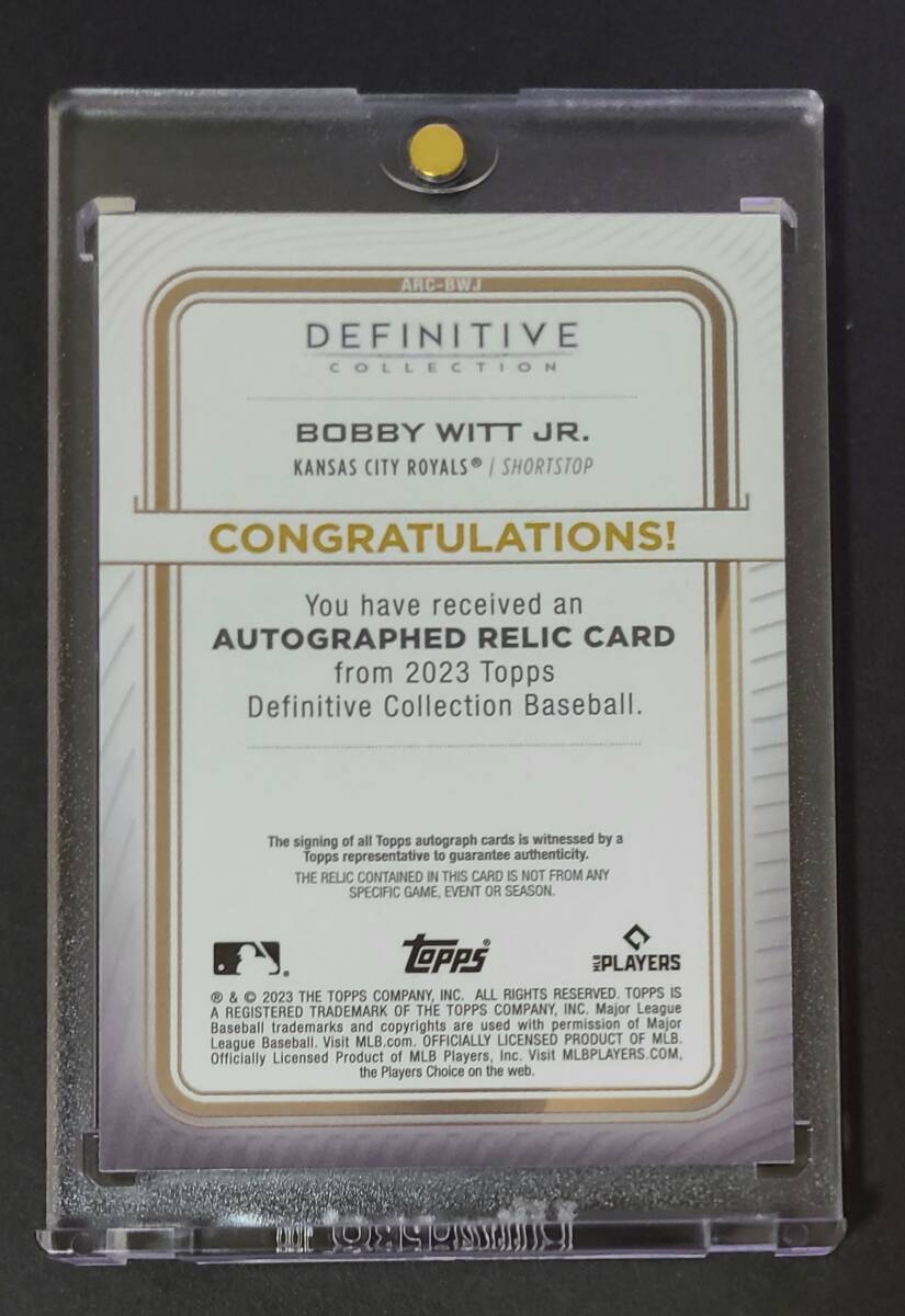 (ボビーウィットJr) 50枚限定 2023 Topps Definitive Bobby Witt Jr Relic Auto 実使用ジャージ 直書き直筆サイン ロイヤルズ (土汚れ付き)の画像2