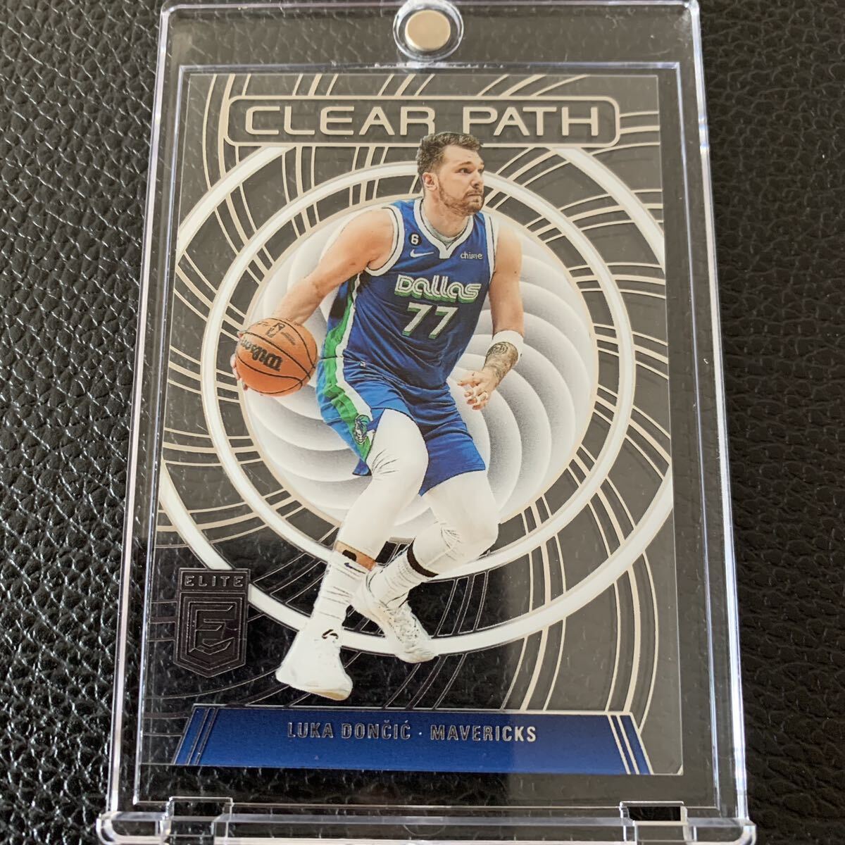 Luka Doncic 2023-24 Panini Donruss Elite Clear Path ルカ・ドンチッチの画像1