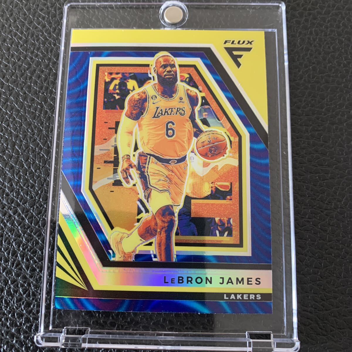 【レア】LeBron James 2022-23 Panini Flux Moonlight Prizm SPレブロン・ジェームスの画像1