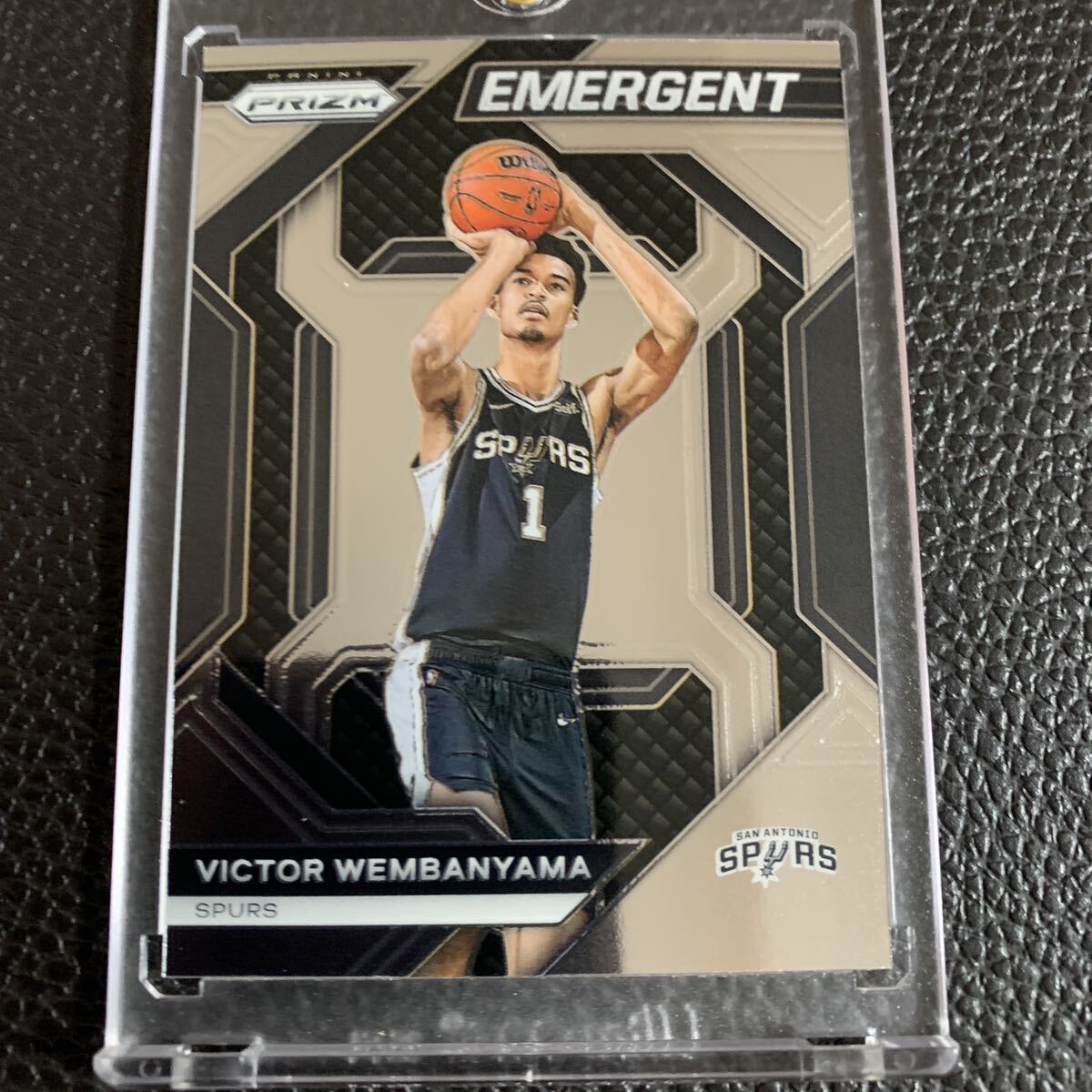 Victor Wembanyama RC 2023-24 Panini Prizm Emergent ビクター・ウェンバンヤマ ルーキー NBA_画像1