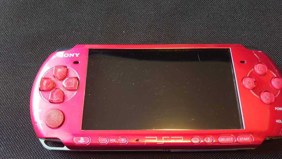 Playstation Portable SONY PSP-3000　《動作確認済》　本体、充電ケーブル付き、新品バッテリー　ソフト２本付_画像4