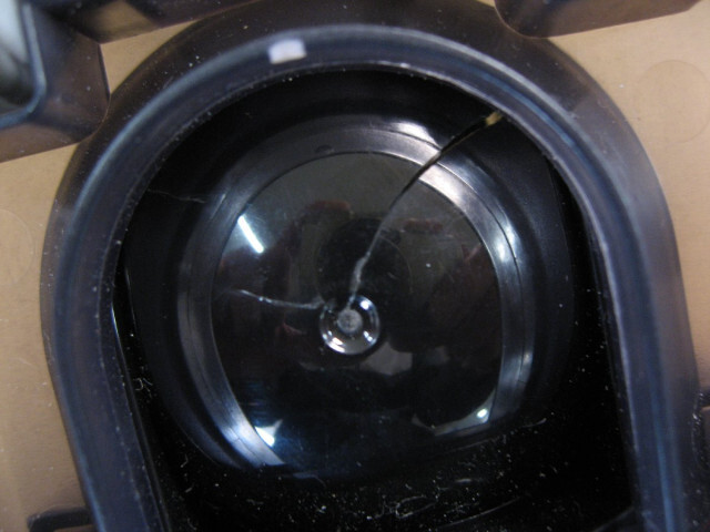 【ジャンク品、ヘッド破損】アイリスオーヤマ 極細スティッククリーナー 充電式 ハンディクリーナー [紙パック式 /コードレス] SBD-E4Pの画像7
