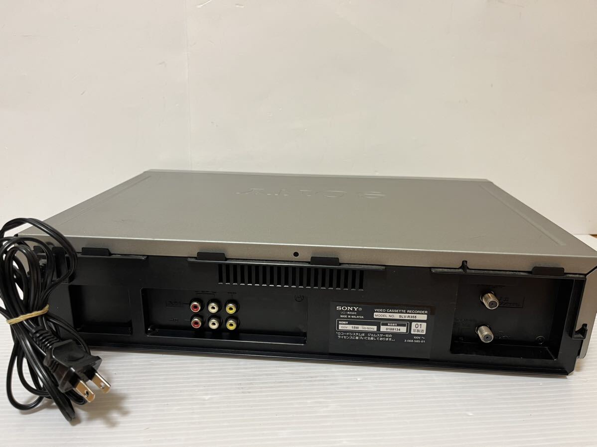 SONY ビデオカセットレコーダー ビデオデッキ 2001年製 SLV-R355 VHSビデオデッキ 通電確認のみのジャンク品 ジャンク_画像3