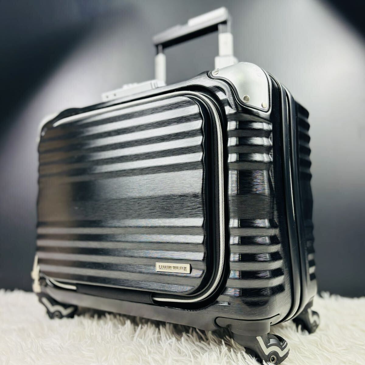 極美品 legend Walker レジェンドウォーカー キャリーケース スーツケース バッグ 旅行 ビジネス 4輪 アルミ スチール ブラック 黒 メンズの画像1