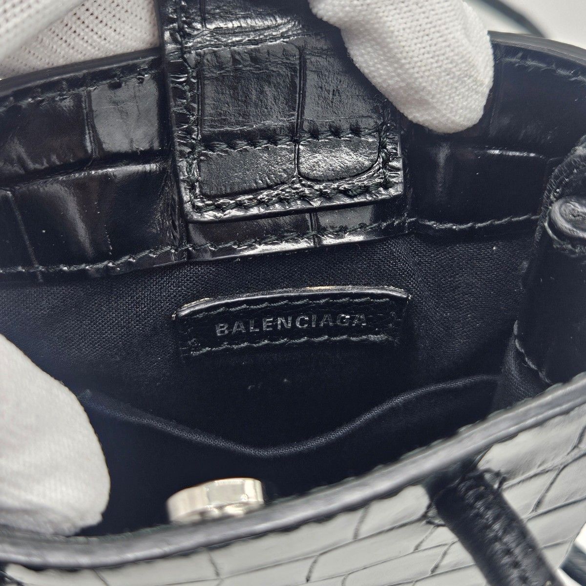 BALENCIAGA ブラック クロコ柄 フォンホルダーバッグ 黒艶 ショルダーバッグ 美品 売り切り値下げ中 