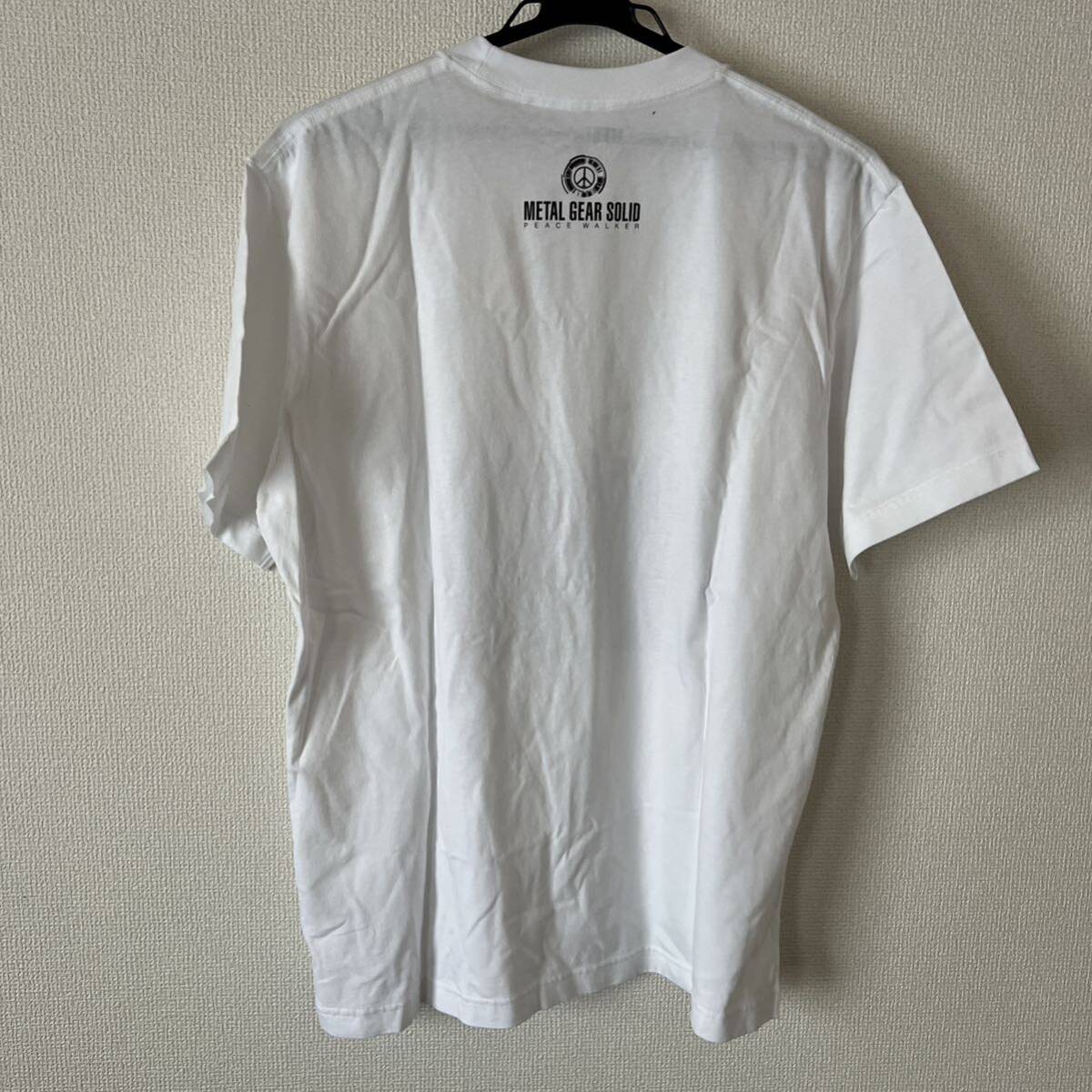 送料無料●新品タグ付●ユニクロ UTアーカイブ メタルギアライジング Tシャツ L ホワイト