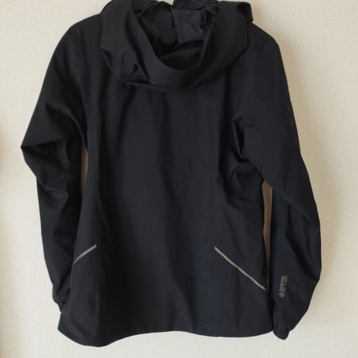 送230★アークテリクス　ソラノフーディー　レディース　ゴアテックス　1474　パーカー ARC'TERYX SOLANO HOODY 即決 GORE-TEX 黒 ブラック_画像8