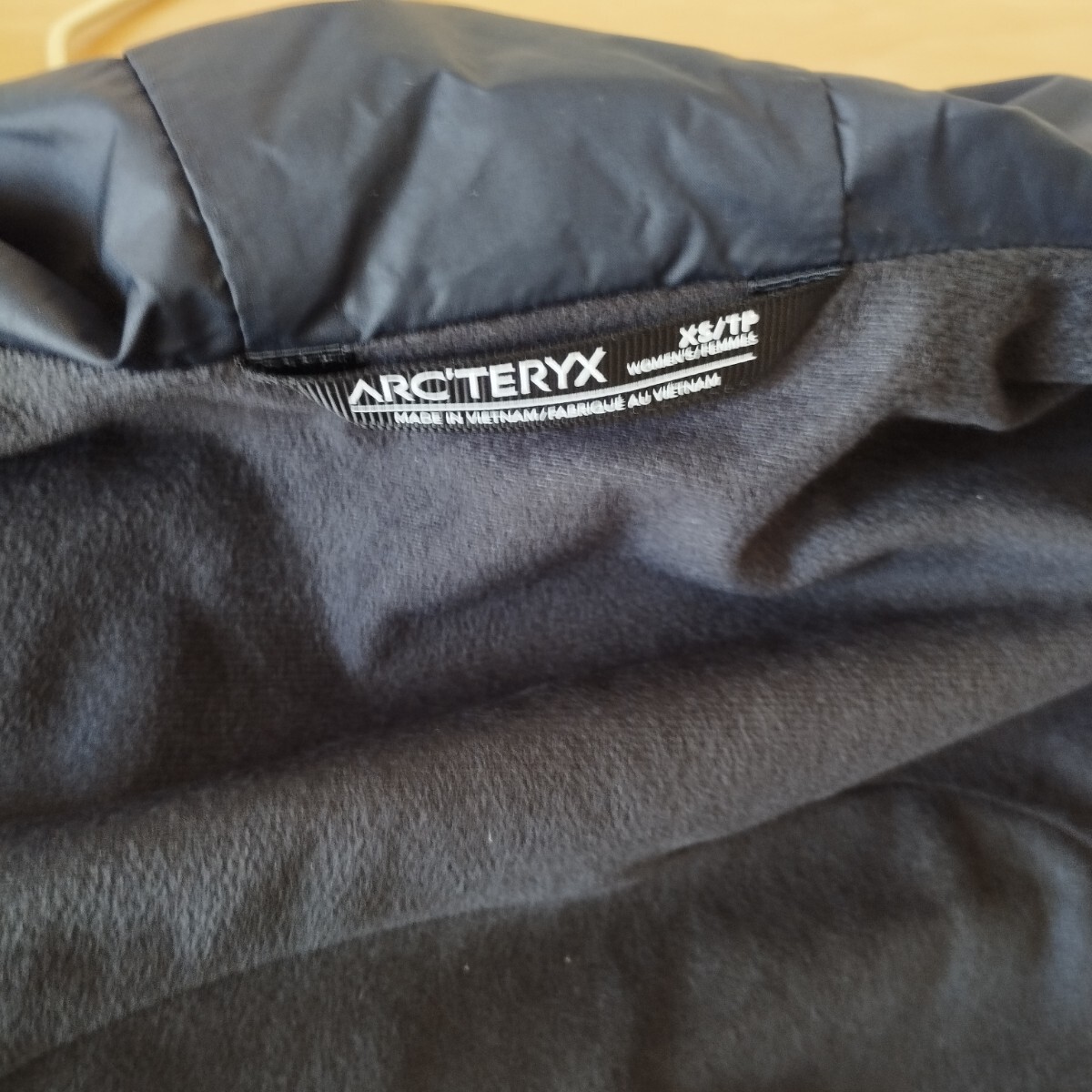 送230★アークテリクス　ソラノフーディー　レディース　ゴアテックス　1474　パーカー ARC'TERYX SOLANO HOODY 即決 GORE-TEX 黒 ブラック_画像6