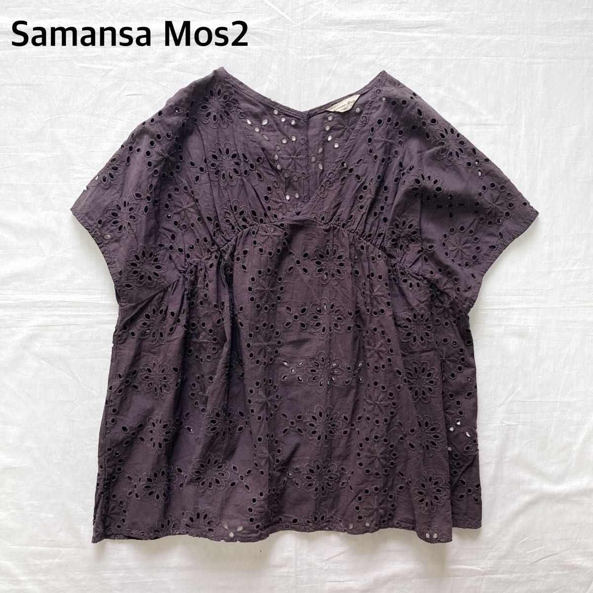 サマンサモスモス  SM2  Ｖネックスカラップ刺繍ブラウス 半袖
