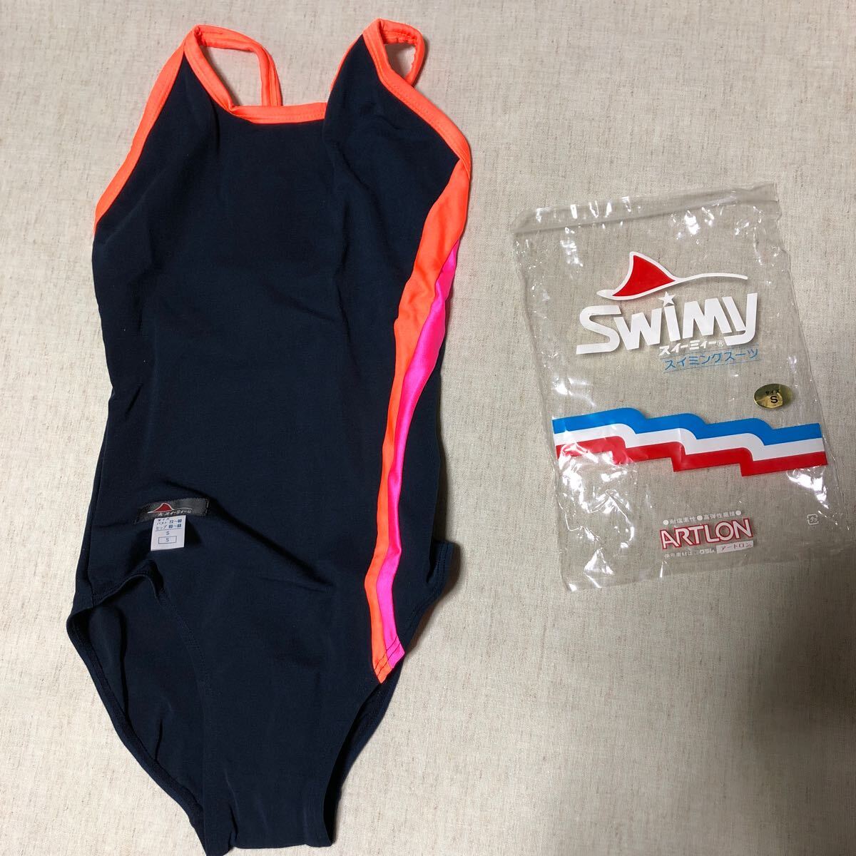 swimy  スイーミィ 女子スクール水着 アートロン スイミングスーツ サイズ Sの画像2