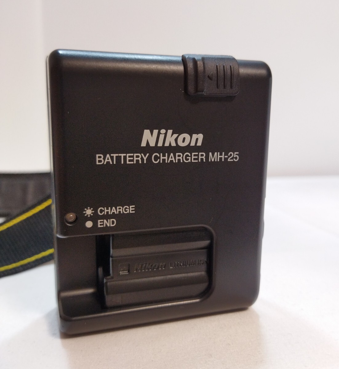 ★【Nikon】 D7000 ニコン DX AF-S NIKKOR 18-135mm Φ67 バッテリーチャージャー MH-25付き 動作未確認 015JJHJU21の画像9
